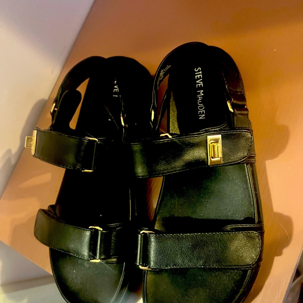 Steve Madden women’s Mona Slingback Footbed Sandal
